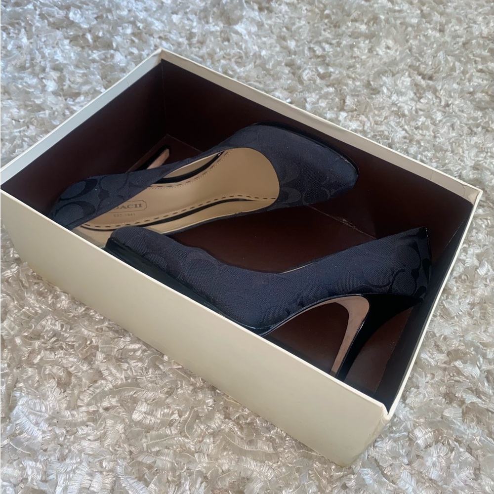 Coach women’s size 8.5 heels. Brand new condition!